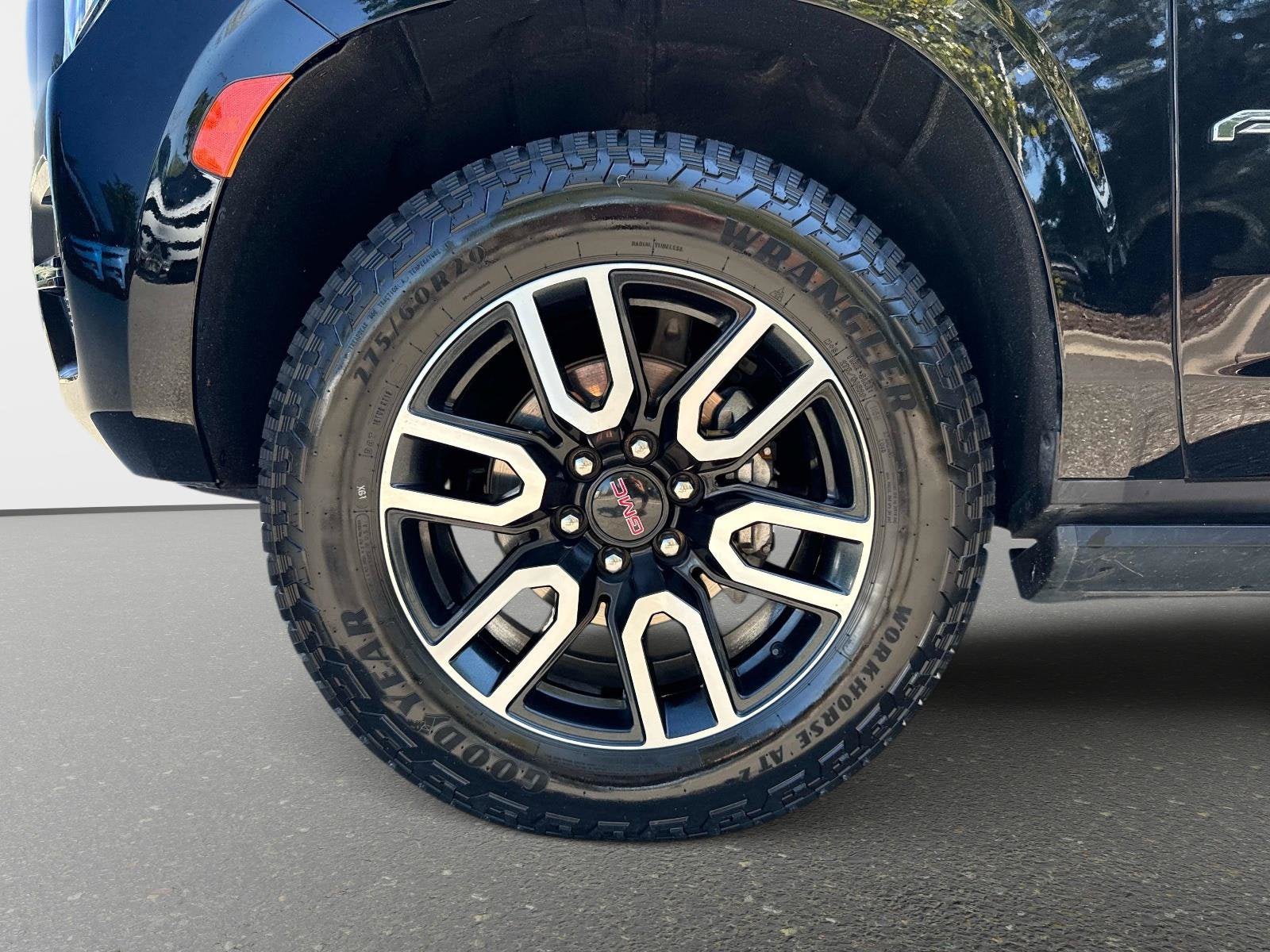 2023 GMC Yukon AT4