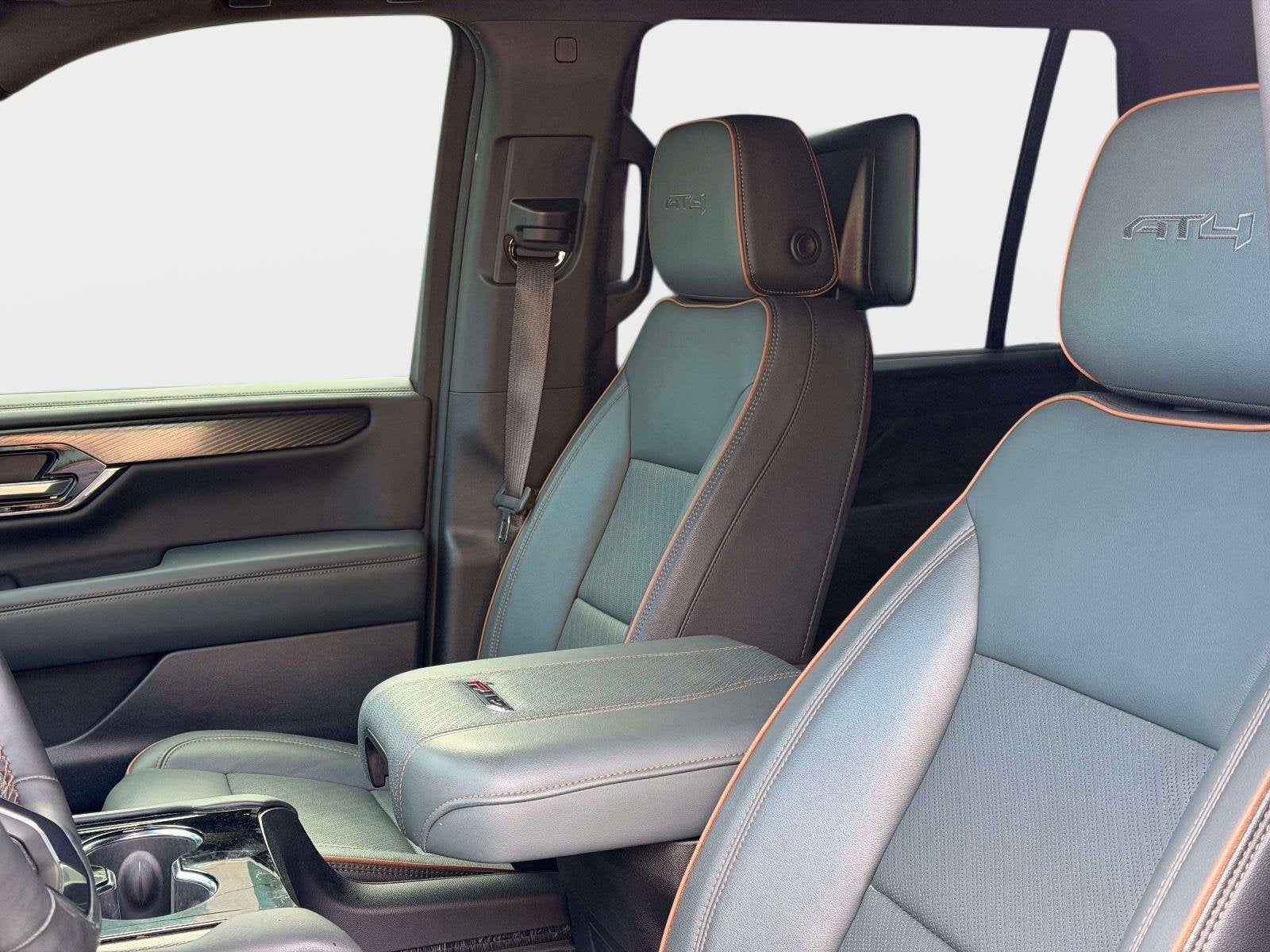 2025 GMC Yukon AT4