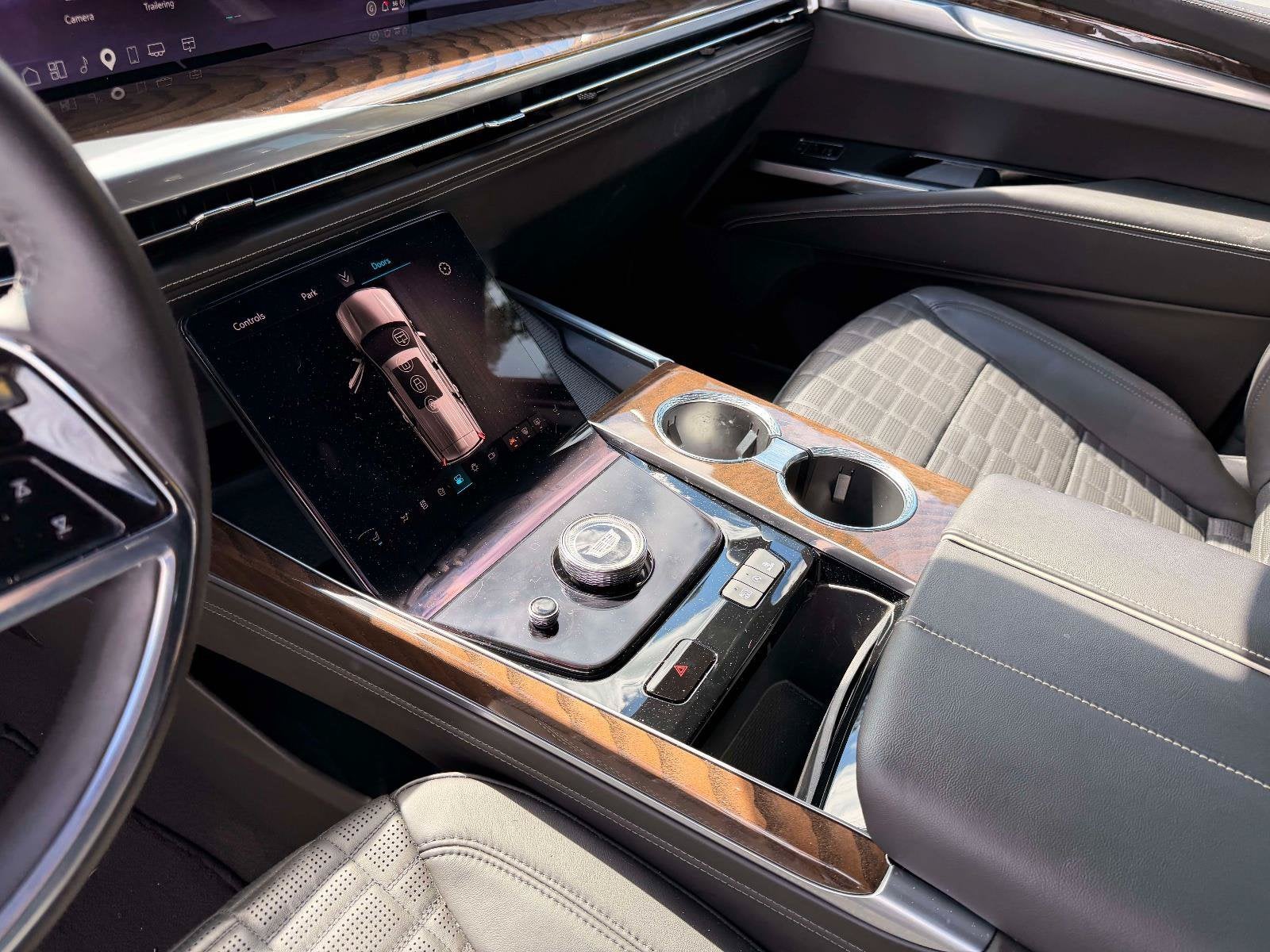 2025 Cadillac Escalade Premium Luxury Platinum