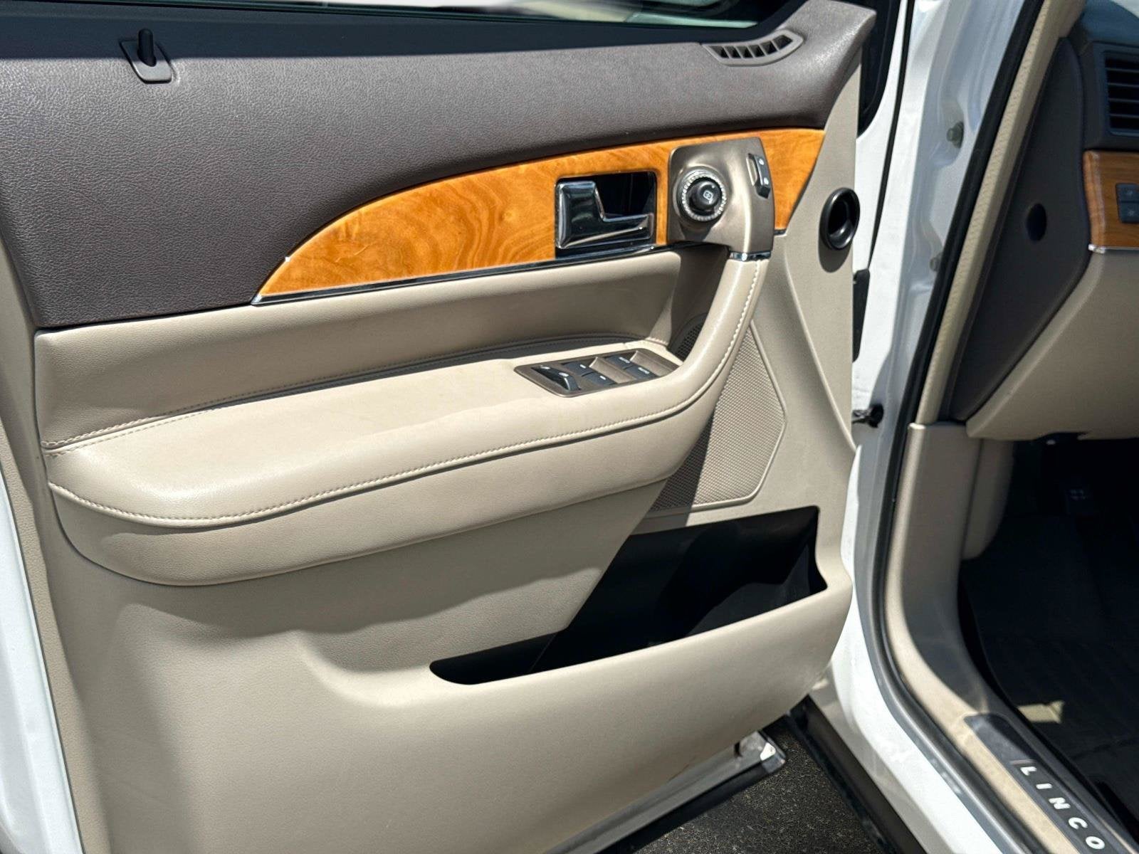 2014 Lincoln MKX Base