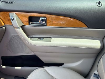 2014 Lincoln MKX Base