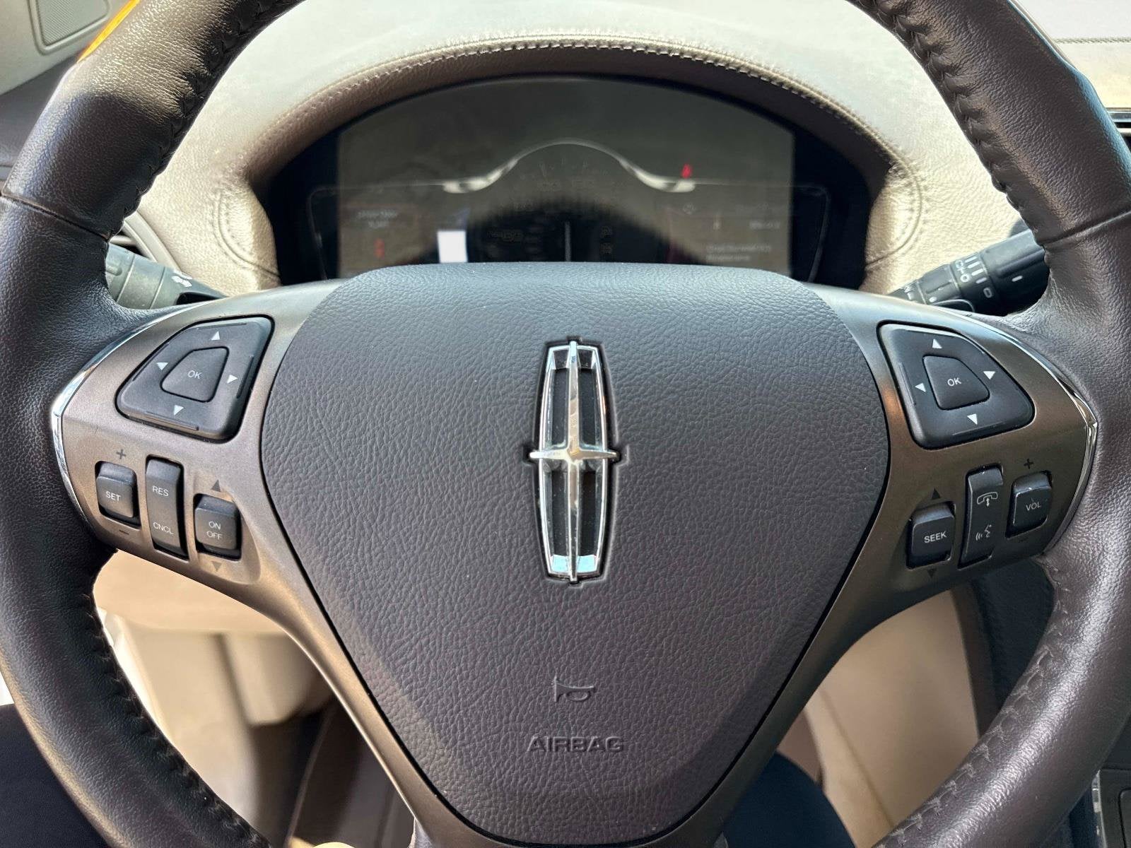2014 Lincoln MKX Base