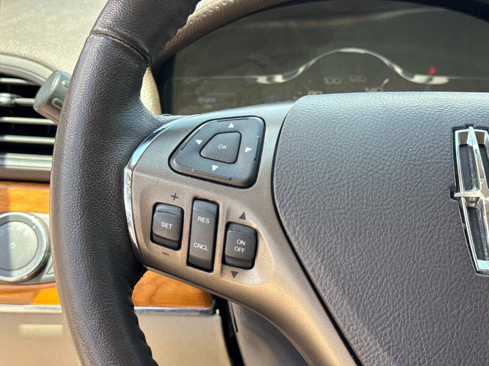 2014 Lincoln MKX Base