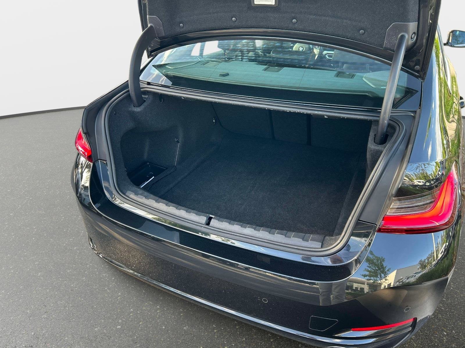 2024 BMW 330i 330i