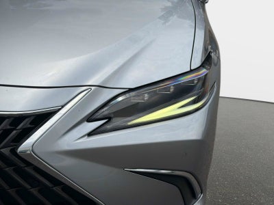 2022 Lexus ES 300h Ultra Luxury