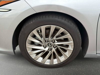 2022 Lexus ES 300h Ultra Luxury