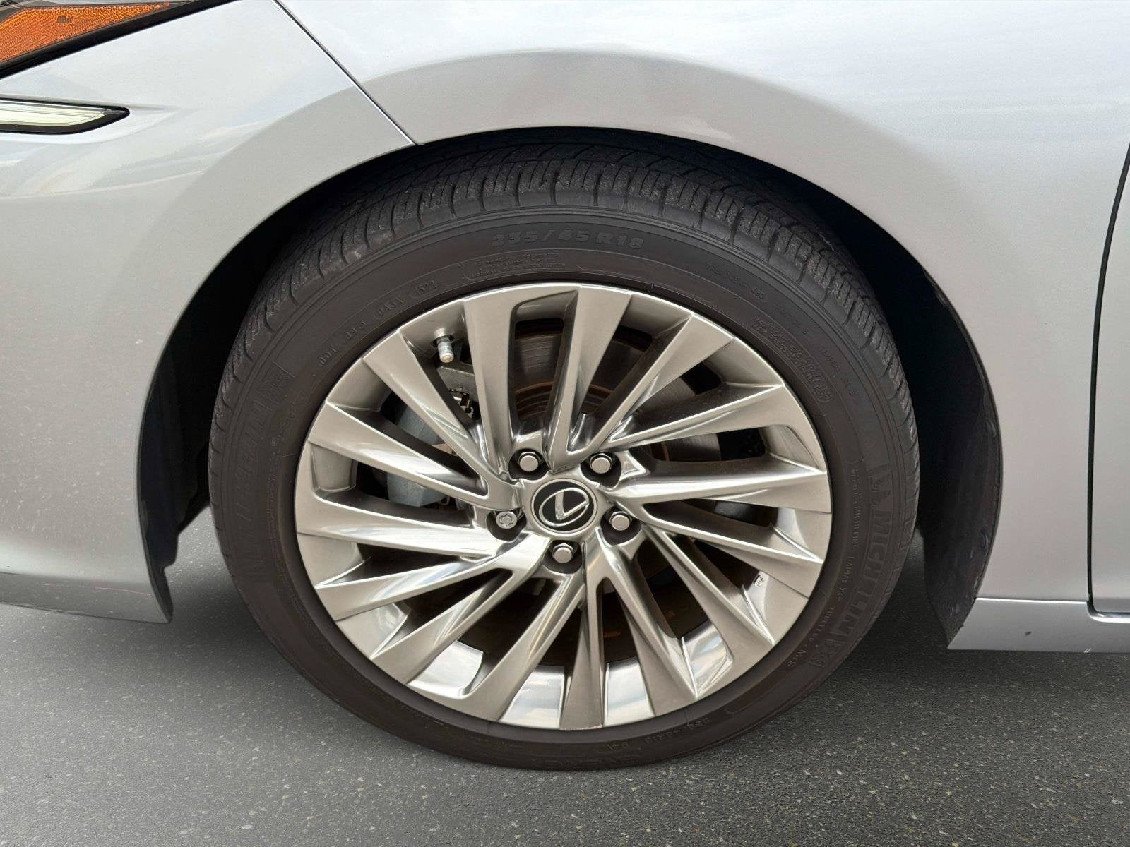 2022 Lexus ES 300h Ultra Luxury