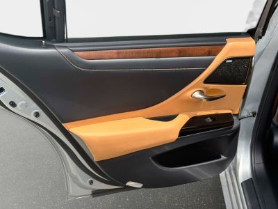 2022 Lexus ES 300h Ultra Luxury