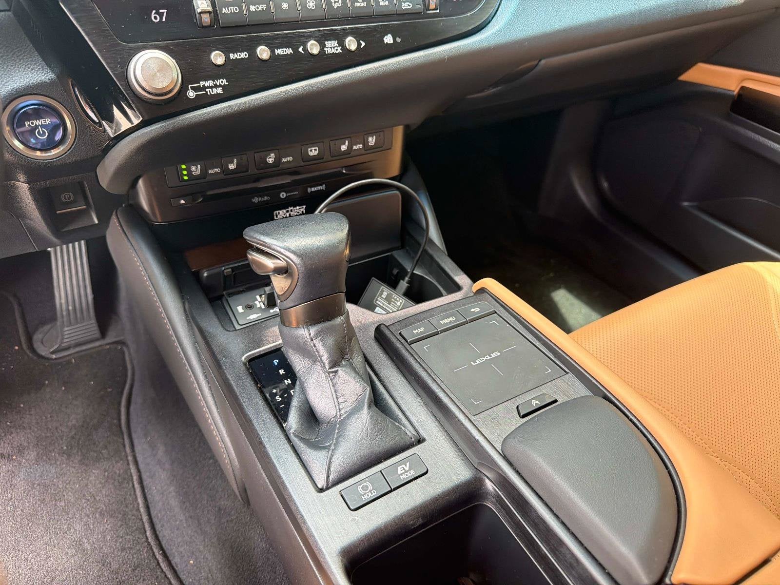 2022 Lexus ES 300h Ultra Luxury