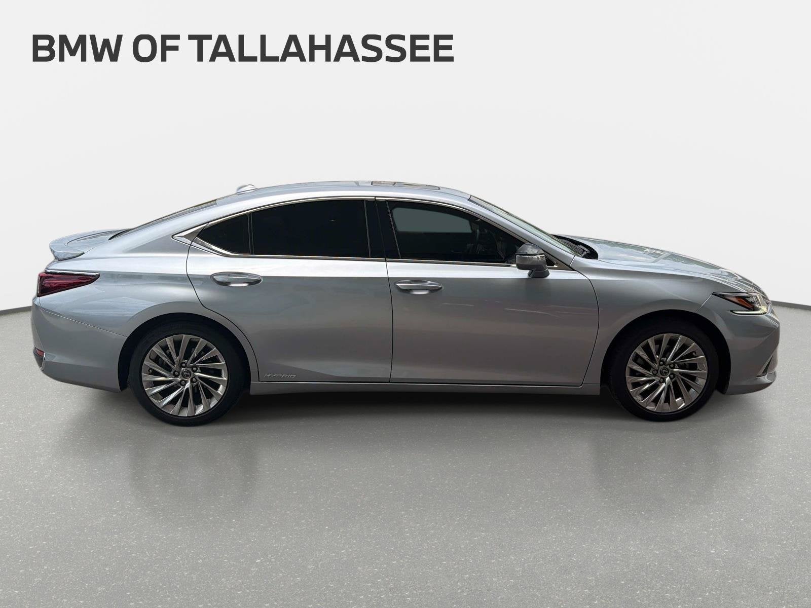 2022 Lexus ES 300h Ultra Luxury