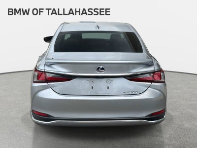 2022 Lexus ES 300h Ultra Luxury