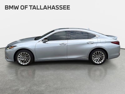 2022 Lexus ES 300h Ultra Luxury