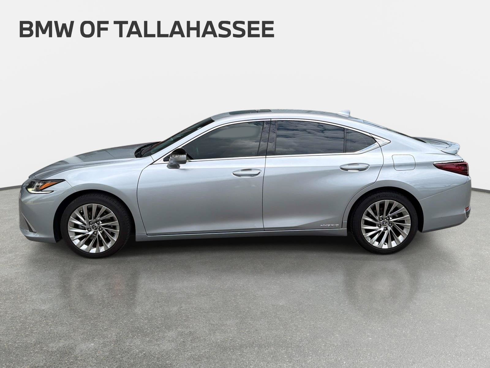 2022 Lexus ES 300h Ultra Luxury