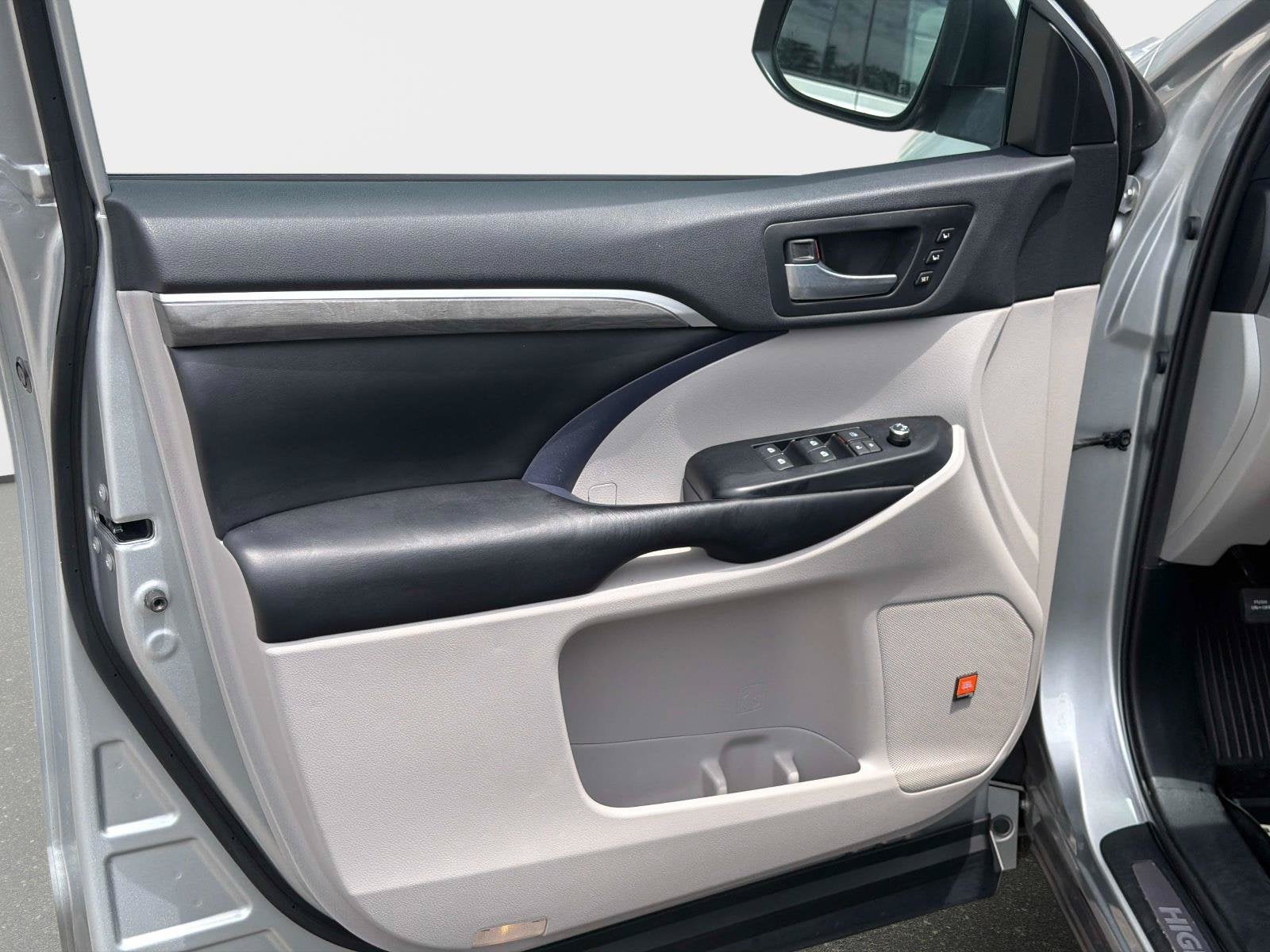 2019 Toyota Highlander Limited Platinum