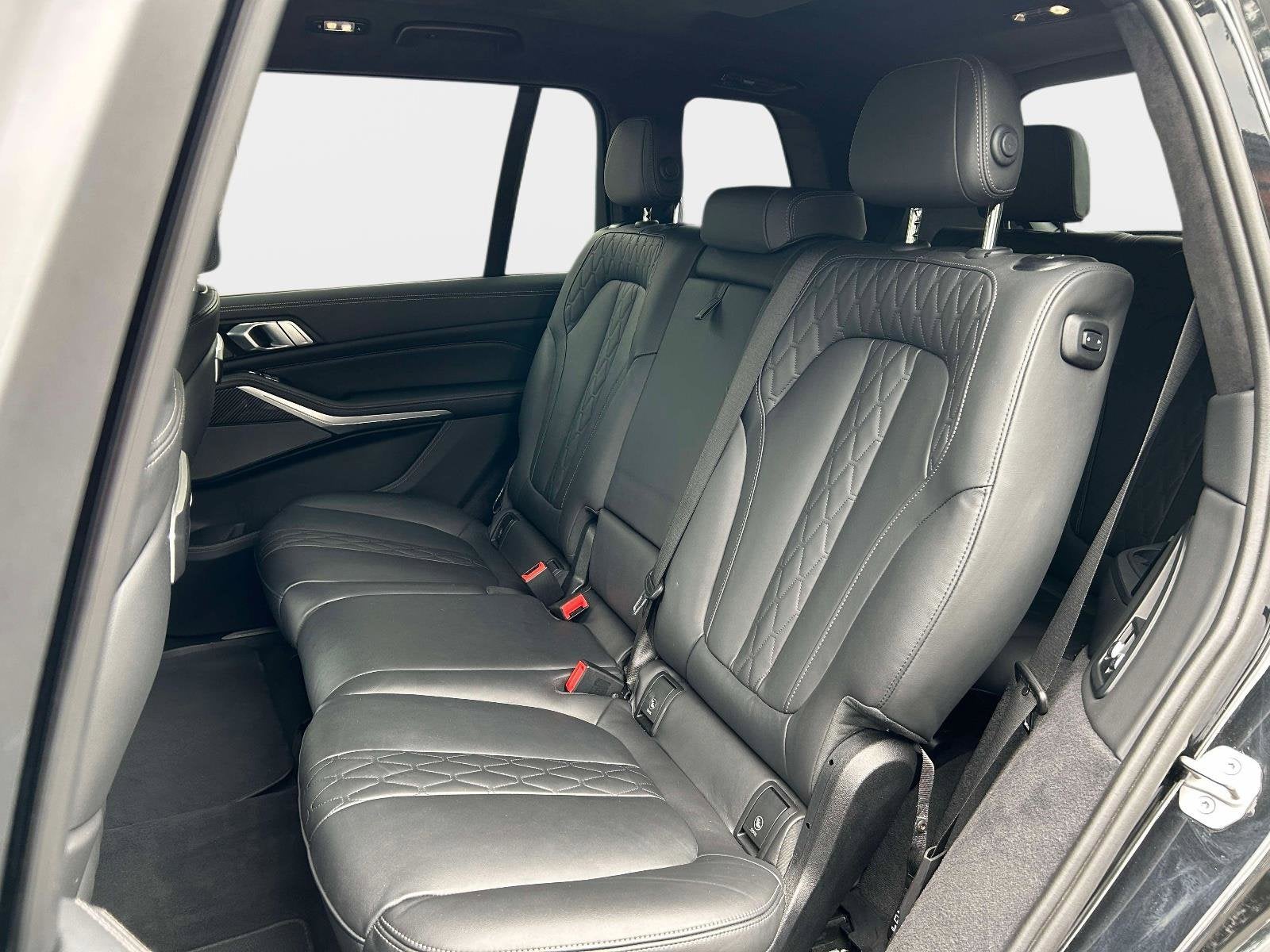 2024 BMW X7 M60i