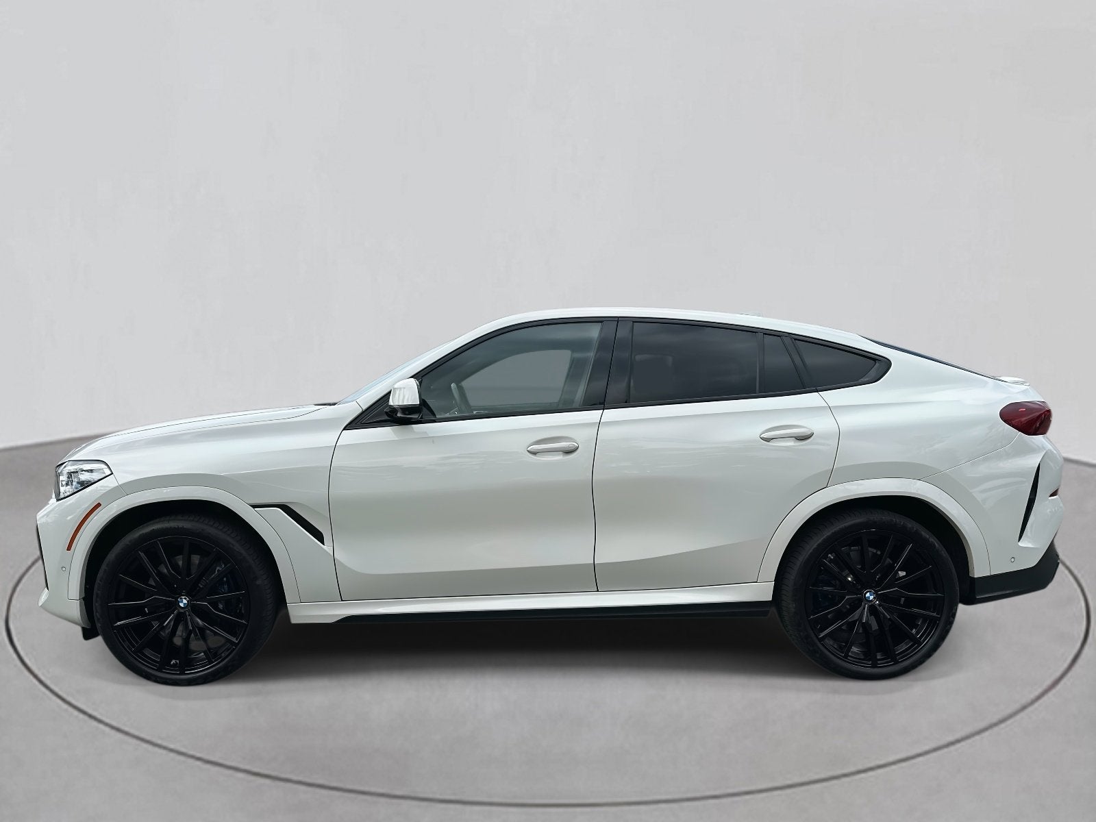2021 BMW X6 M50i