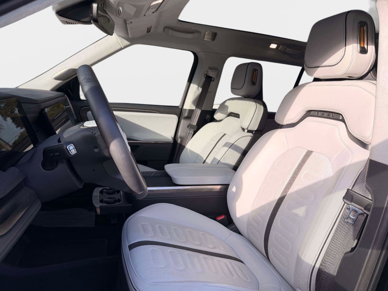 2023 Rivian R1S Adventure