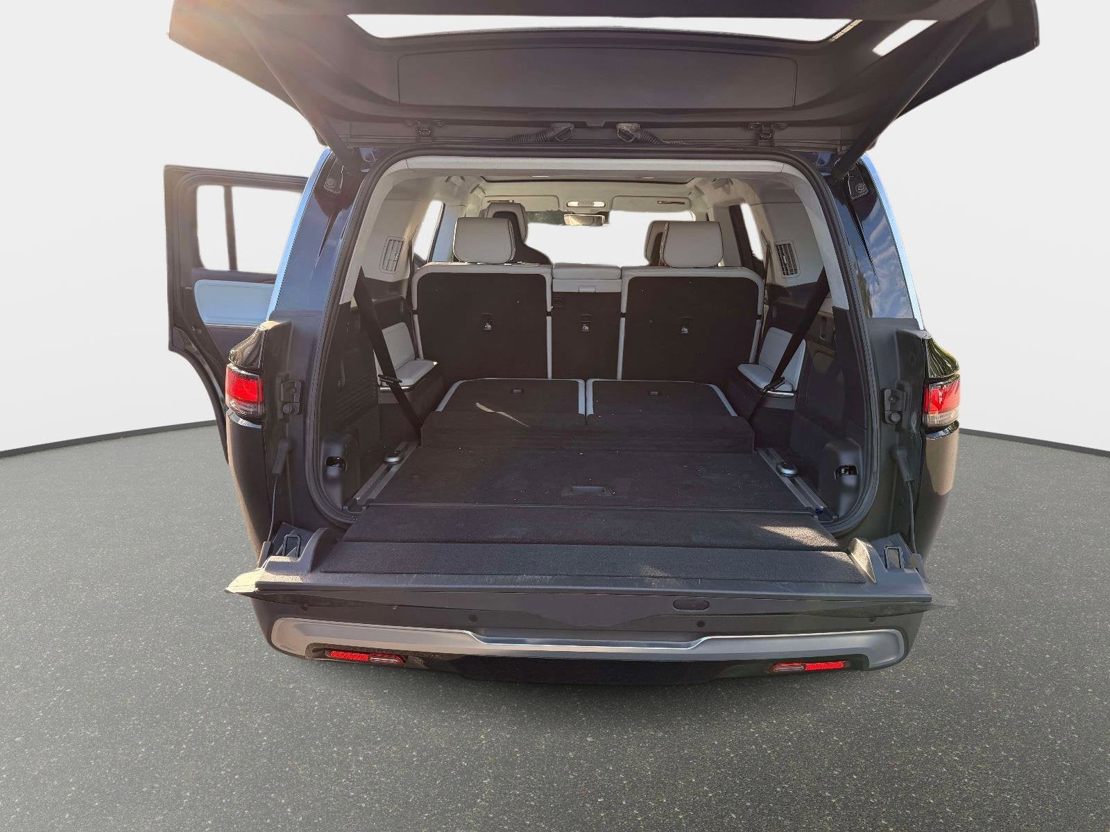 2023 Rivian R1S Adventure