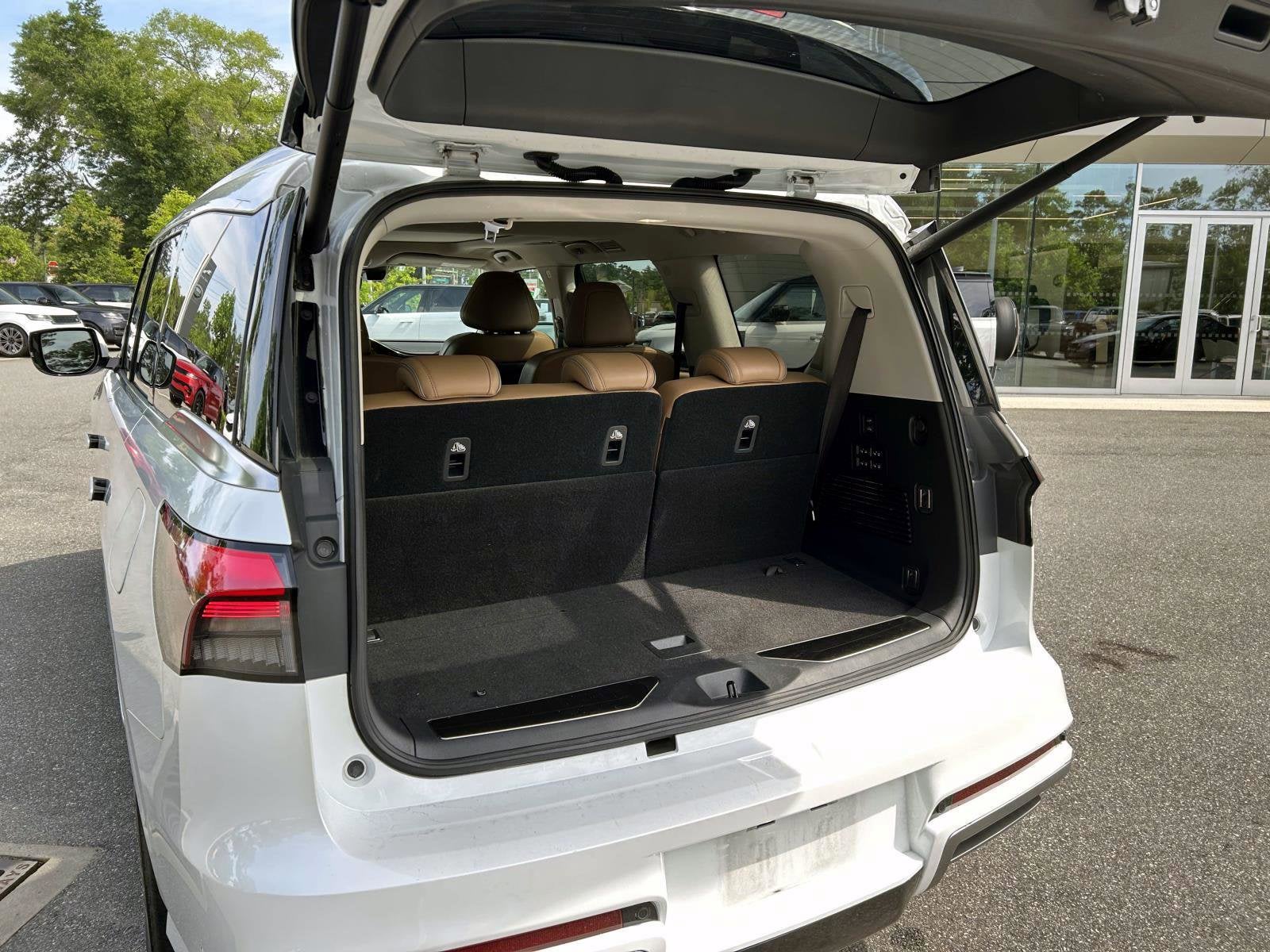 2025 INFINITI QX80 SENSORY