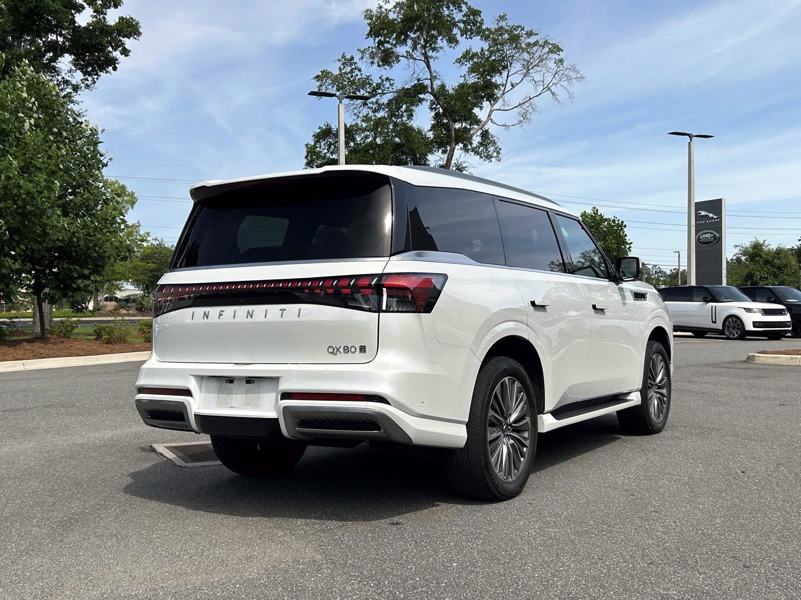 2025 INFINITI QX80 SENSORY