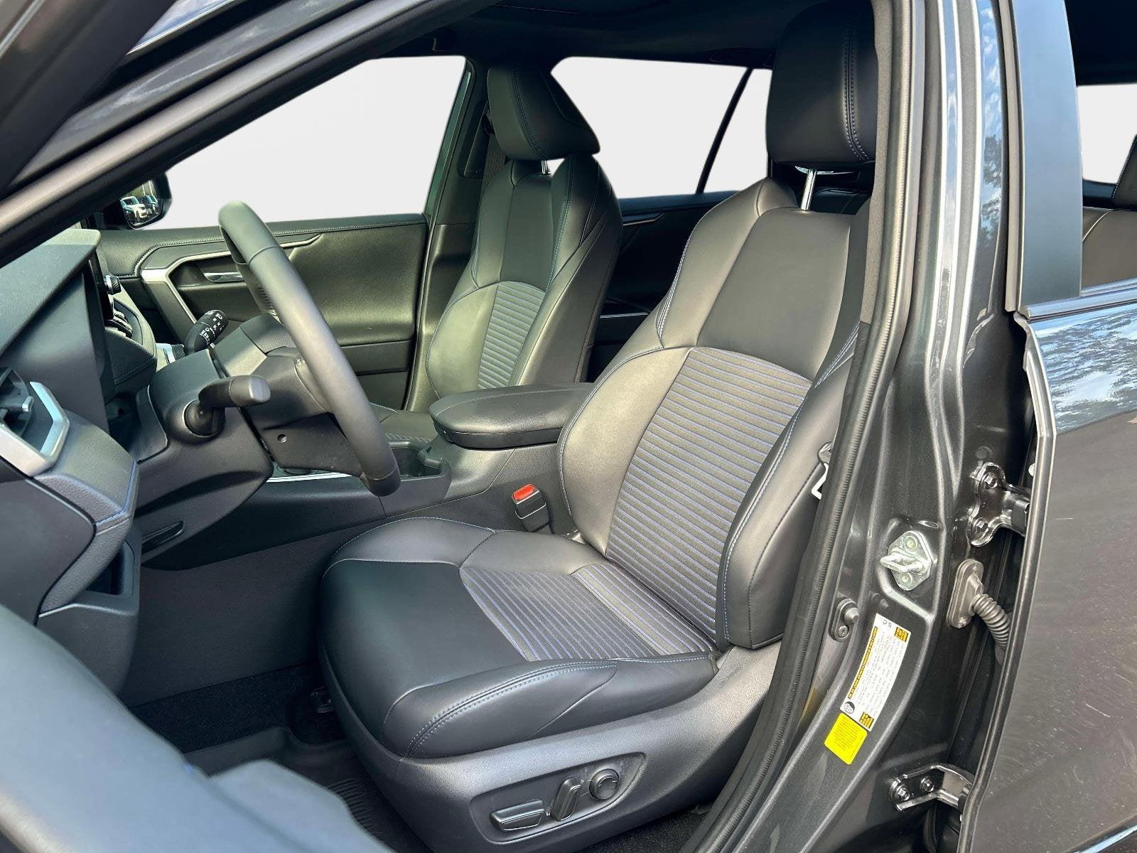 2025 Toyota RAV4 Hybrid XSE