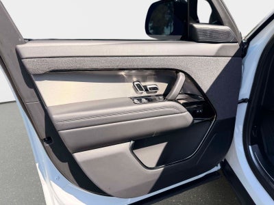 2025 Land Rover Range Rover Sport SE