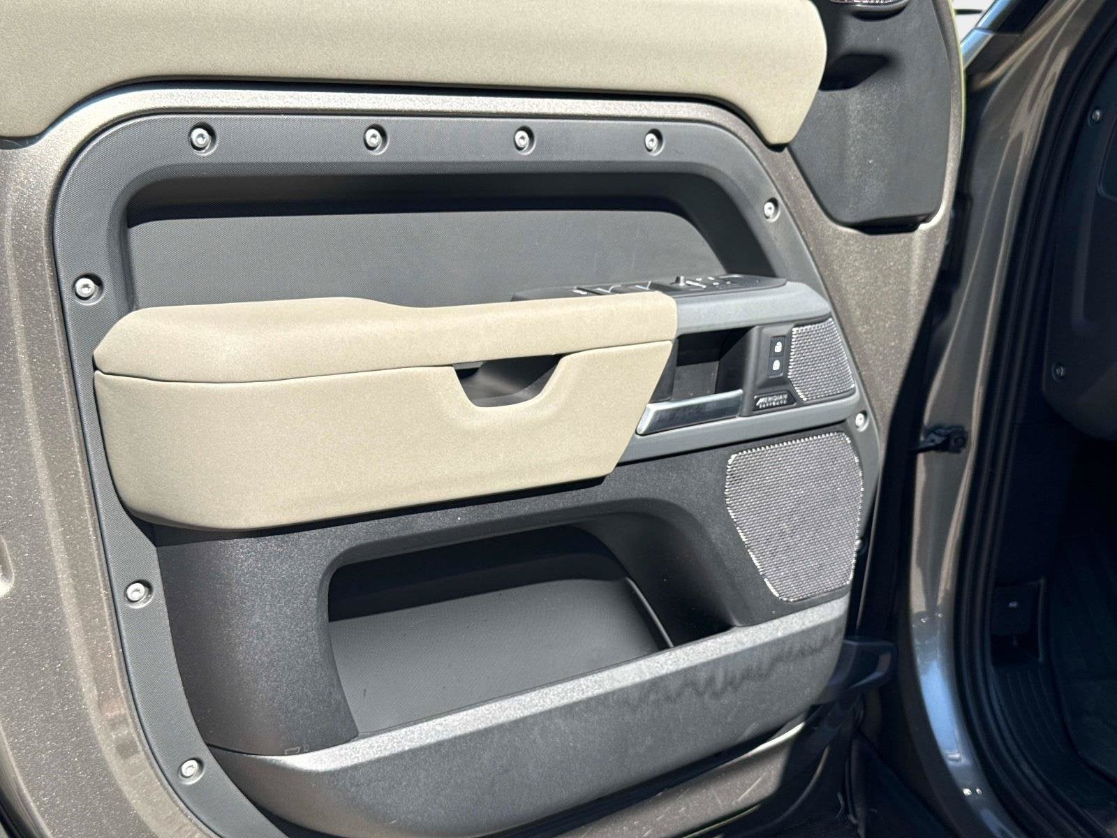 2023 Land Rover Defender 110 X-Dynamic SE