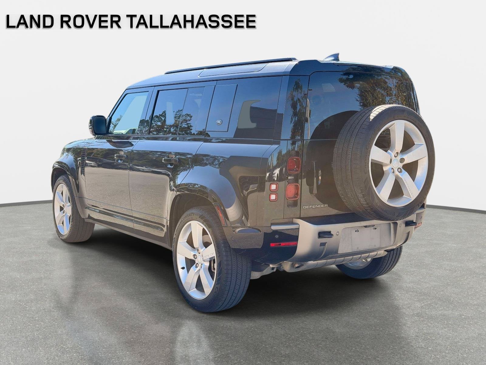 2024 Land Rover Defender 110 X-Dynamic SE