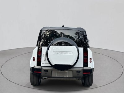 2025 Land Rover Defender 110 X-Dynamic SE