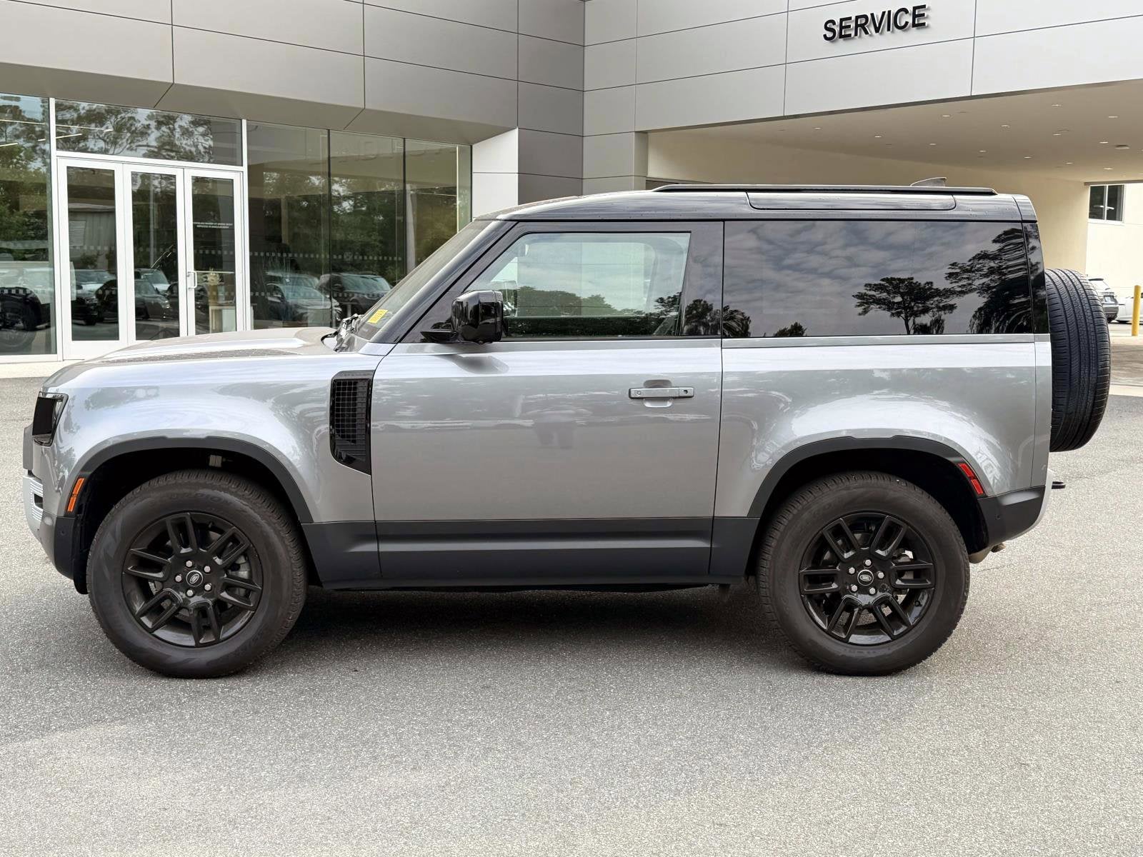 2024 Land Rover Defender 90 S