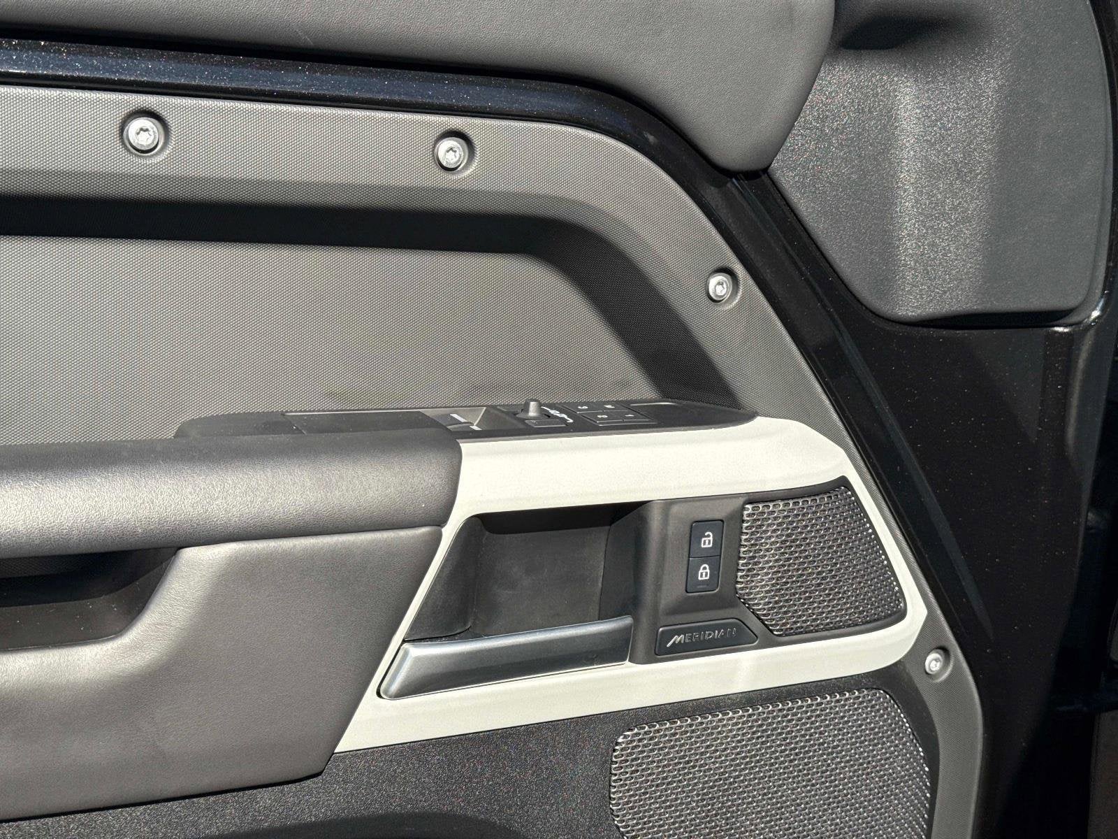 2024 Land Rover Defender 90 S