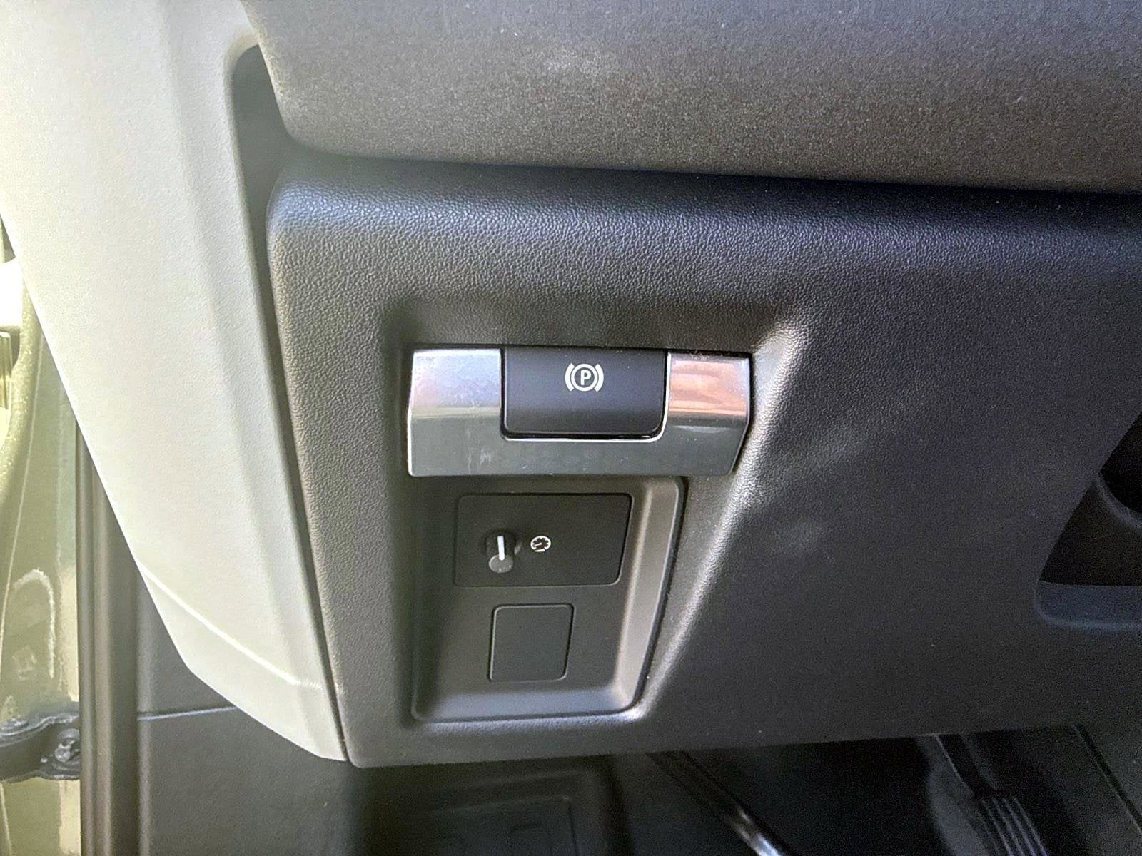 2023 Land Rover Defender 110 S