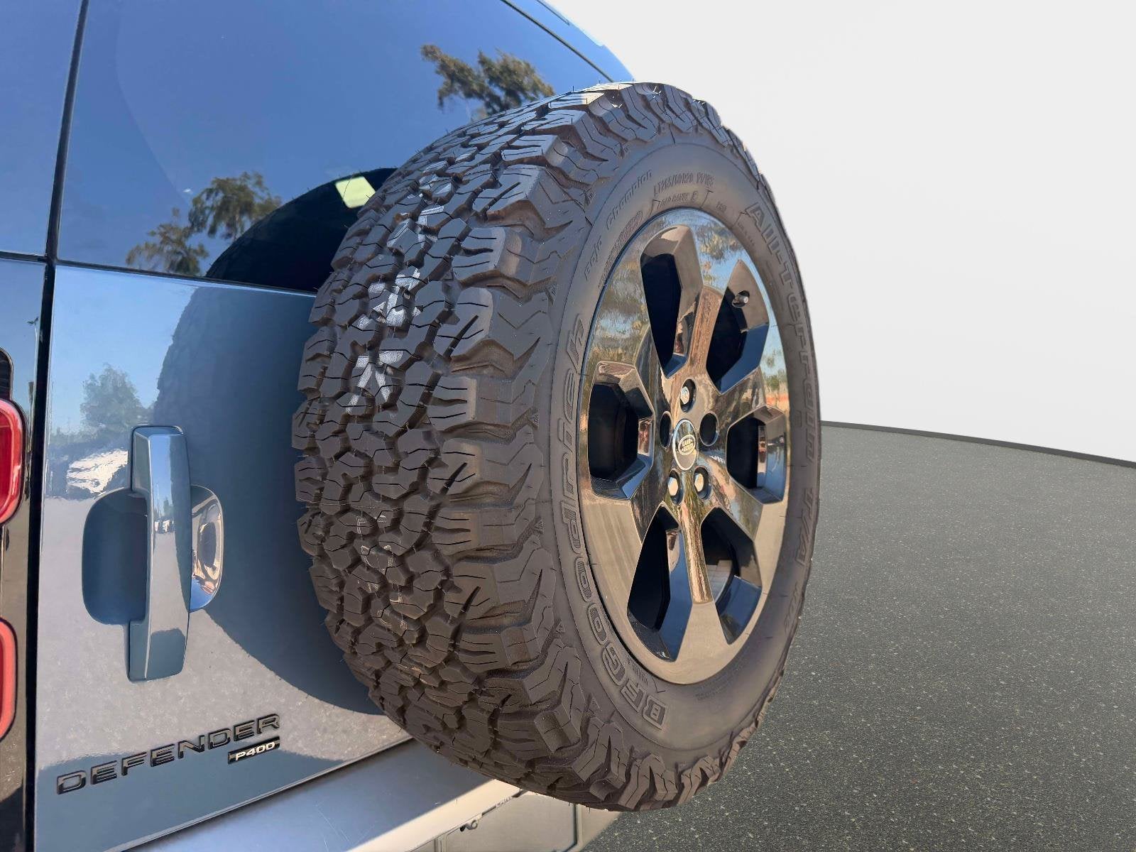 2021 Land Rover Defender 110 SE