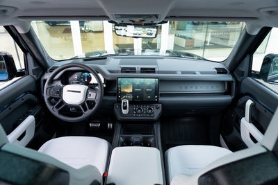 2026 Land Rover Defender OCTA