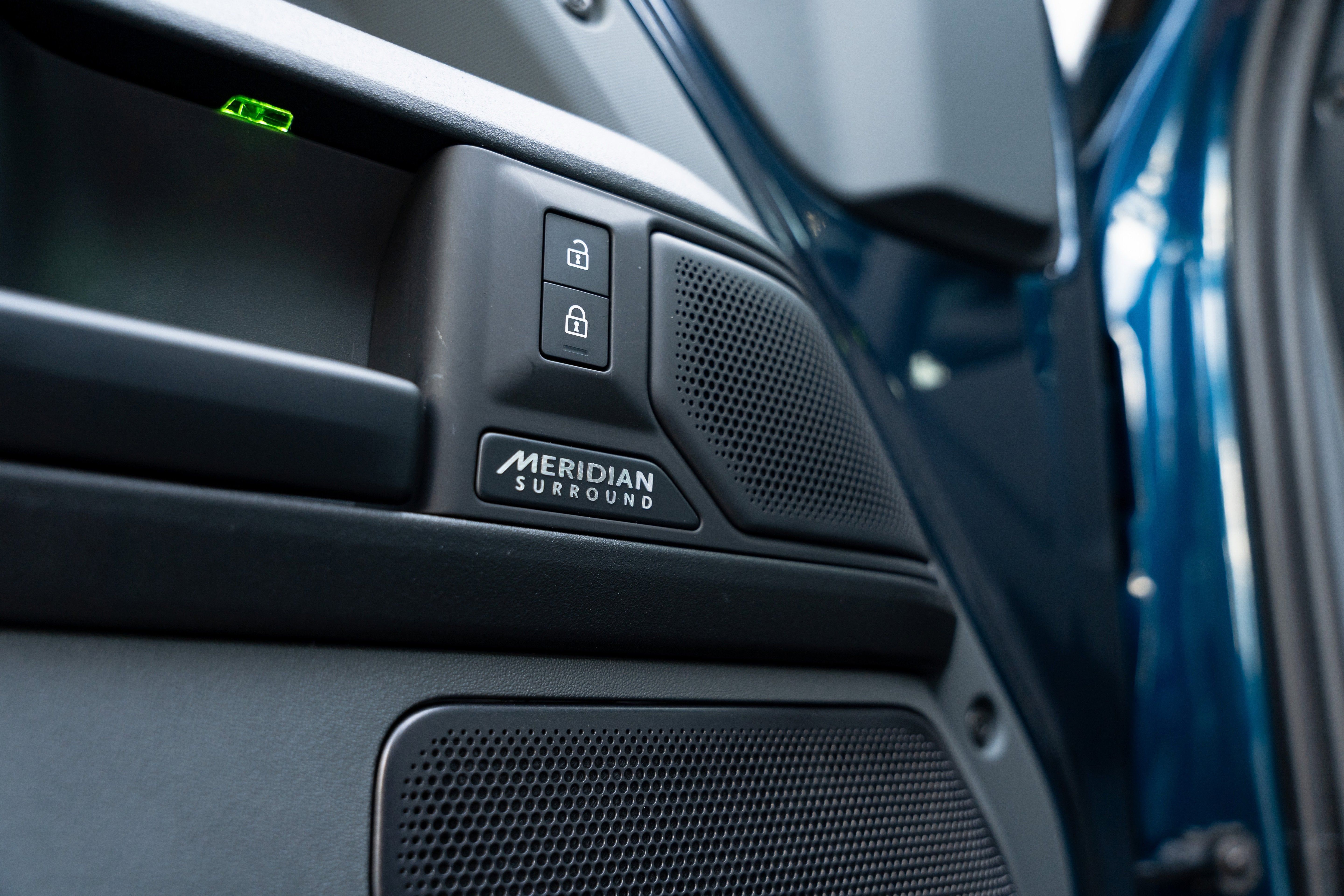 2026 Land Rover Defender OCTA