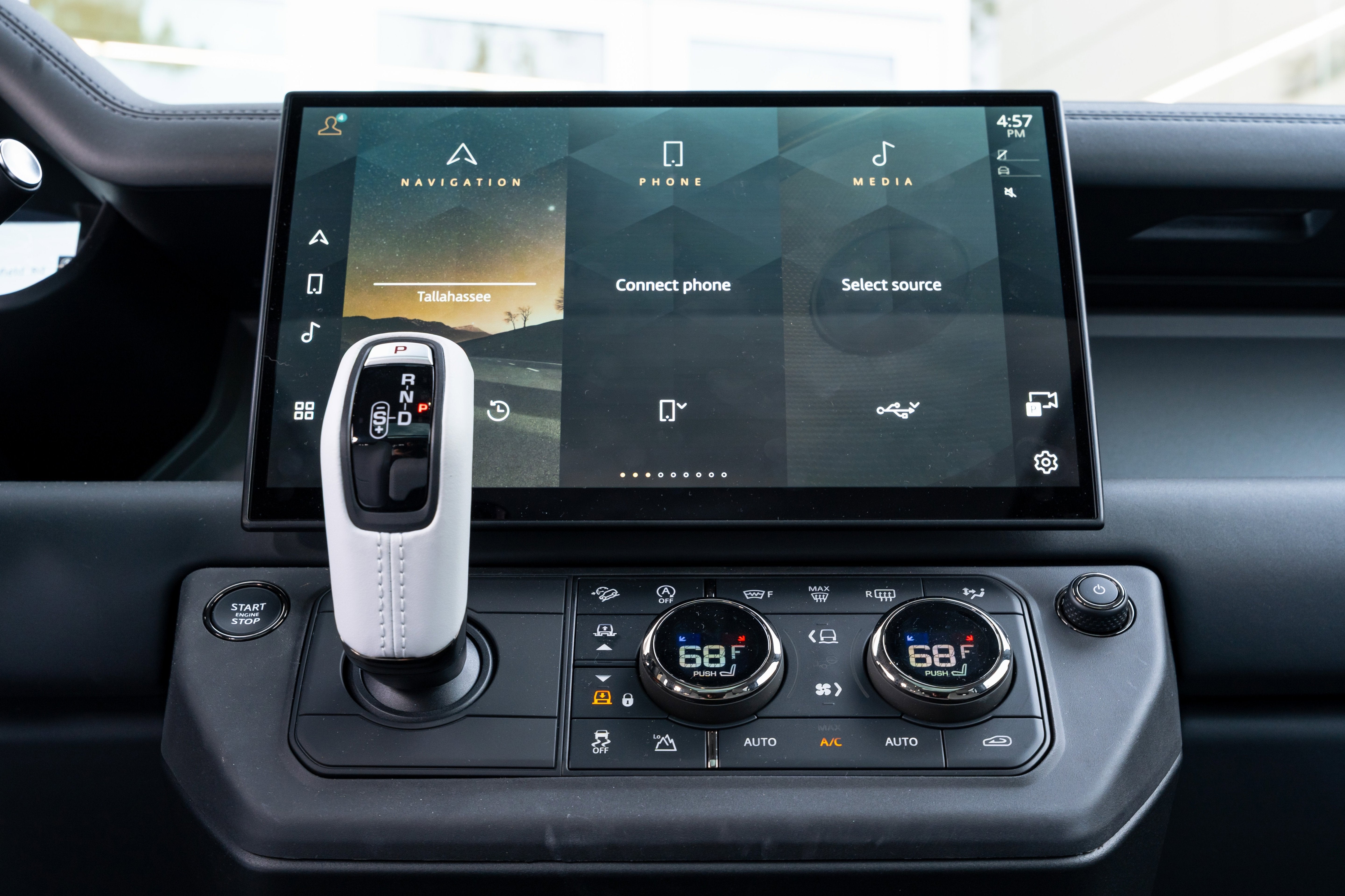 2026 Land Rover Defender OCTA