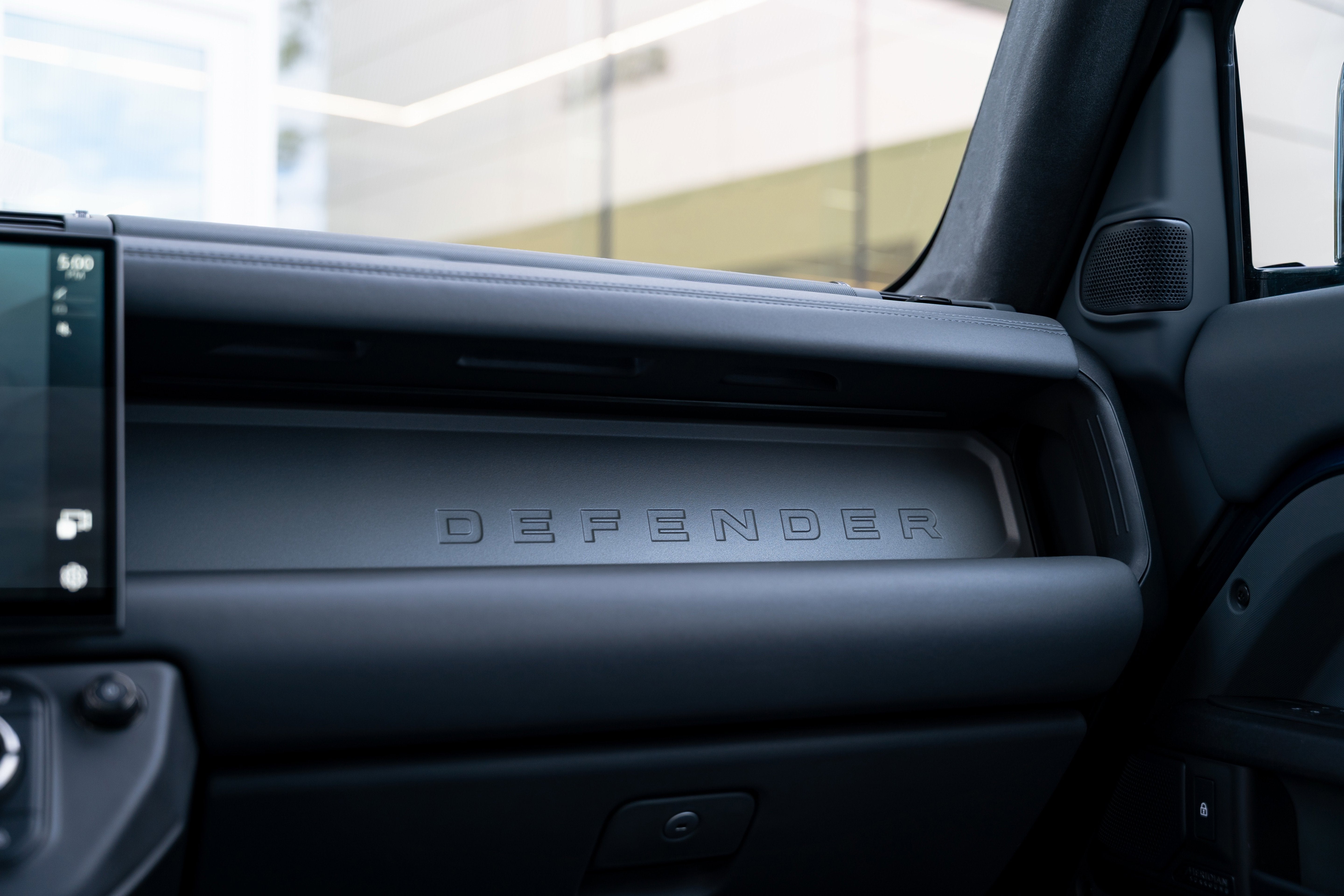 2026 Land Rover Defender OCTA