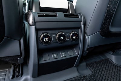 2026 Land Rover Defender OCTA