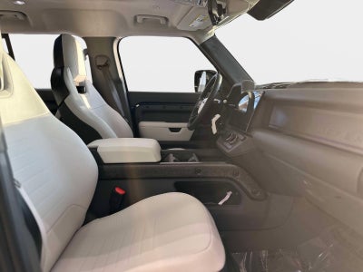 2026 Land Rover Defender OCTA