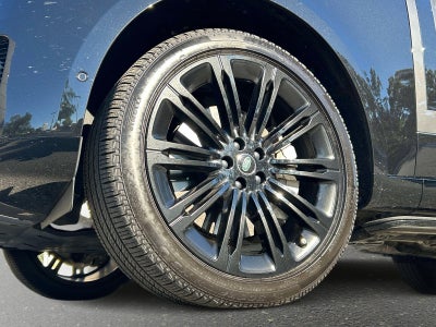 2025 Land Rover Range Rover SE