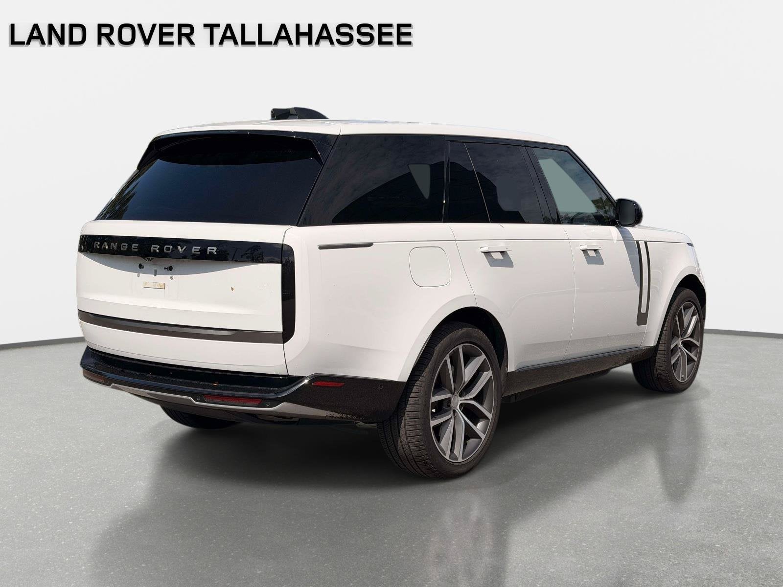 2025 Land Rover Range Rover Plug-In Hybrid SE