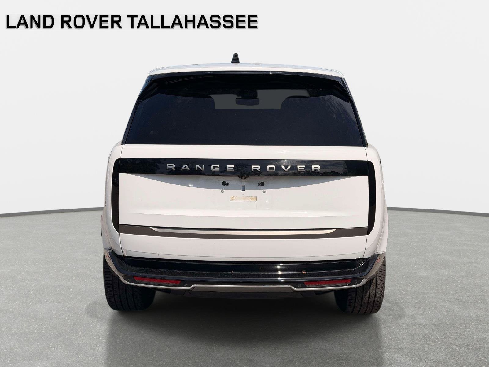 2025 Land Rover Range Rover Plug-In Hybrid SE