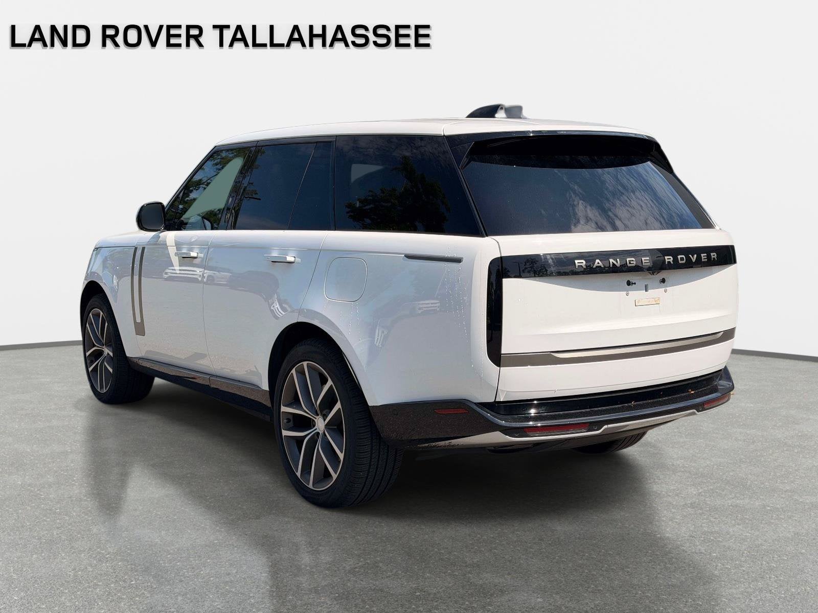 2025 Land Rover Range Rover Plug-In Hybrid SE