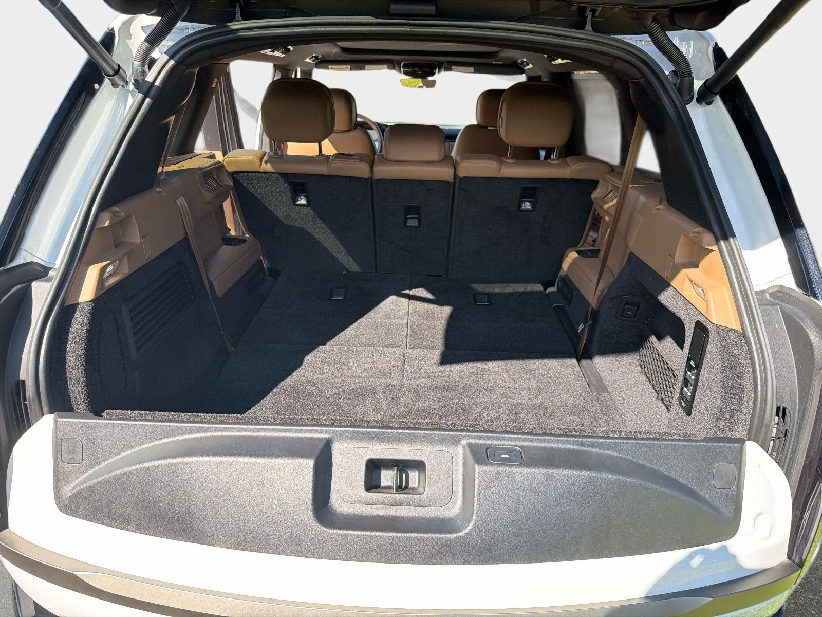 2025 Land Rover Range Rover P530 SE LWB 7 Seat