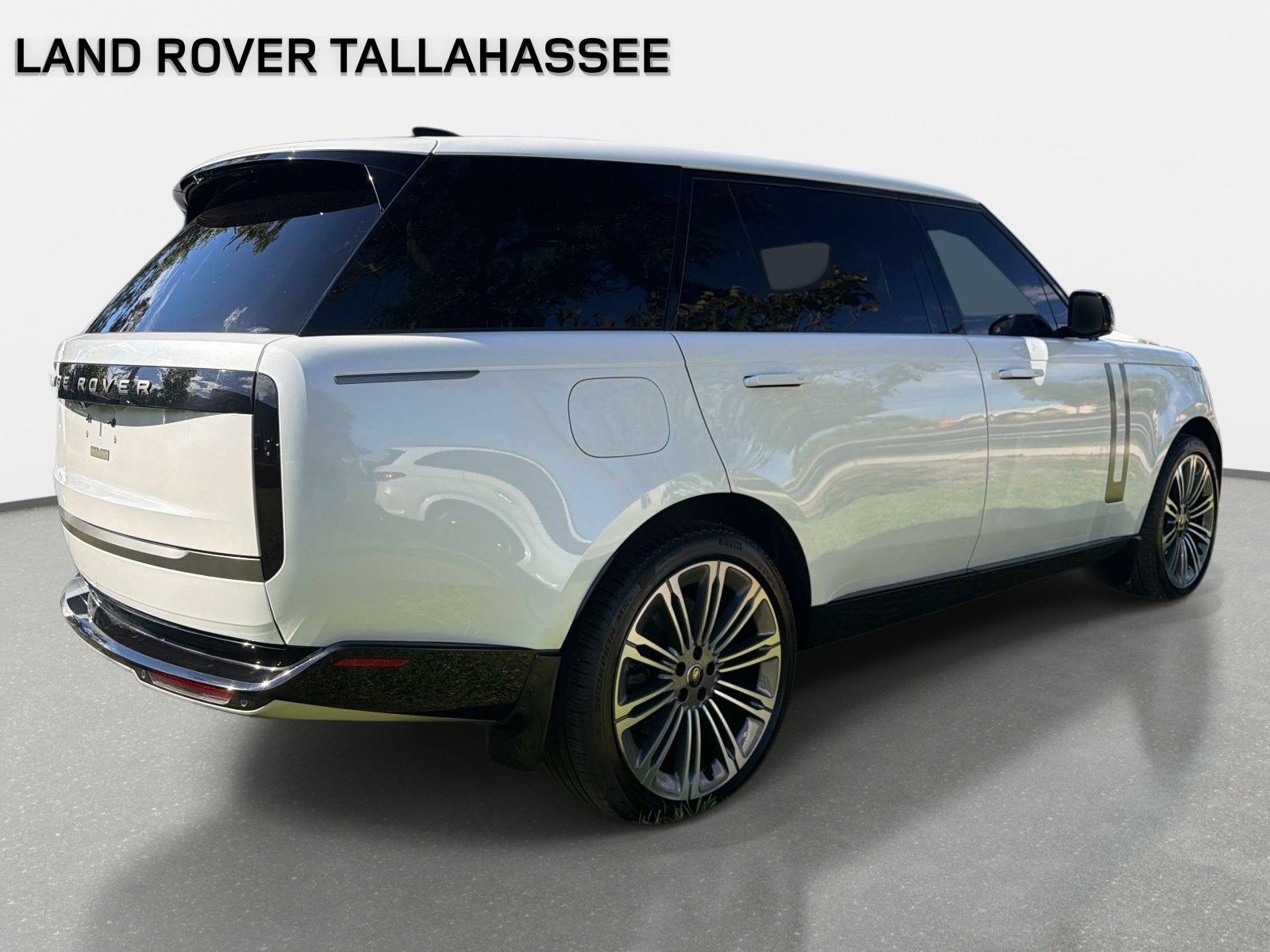 2025 Land Rover Range Rover P530 SE LWB 7 Seat