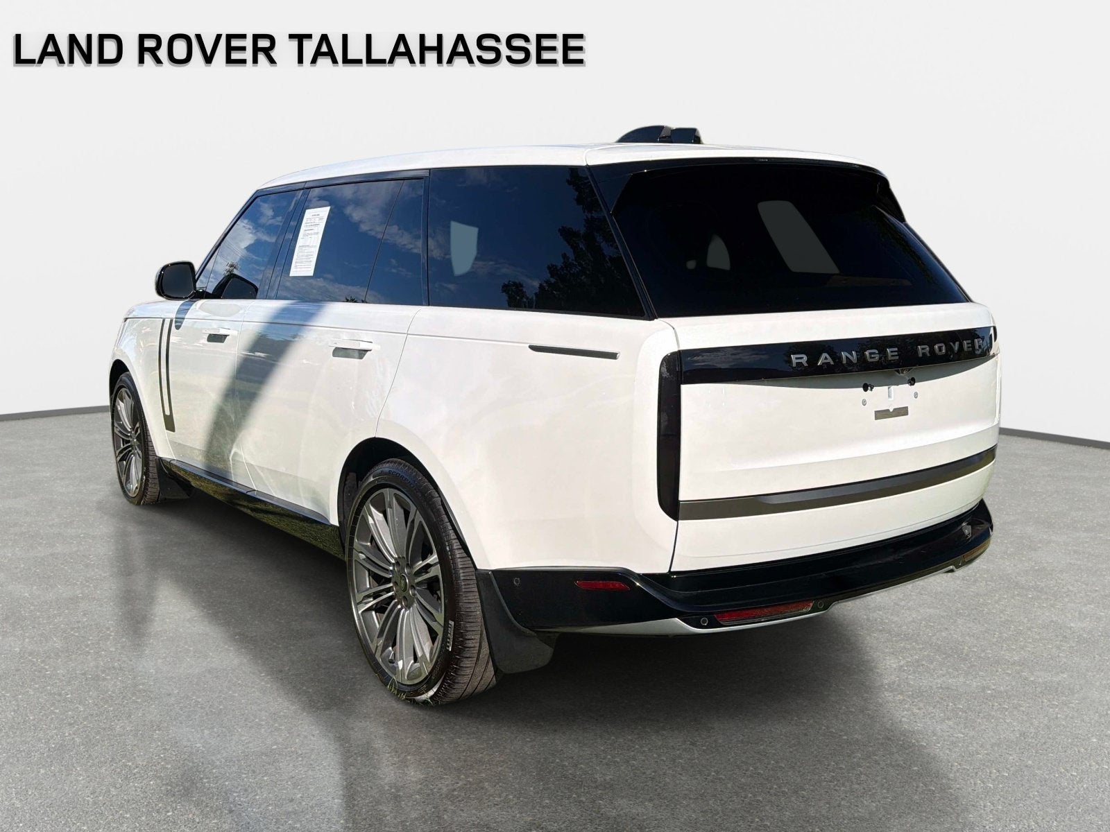 2025 Land Rover Range Rover P530 SE LWB 7 Seat