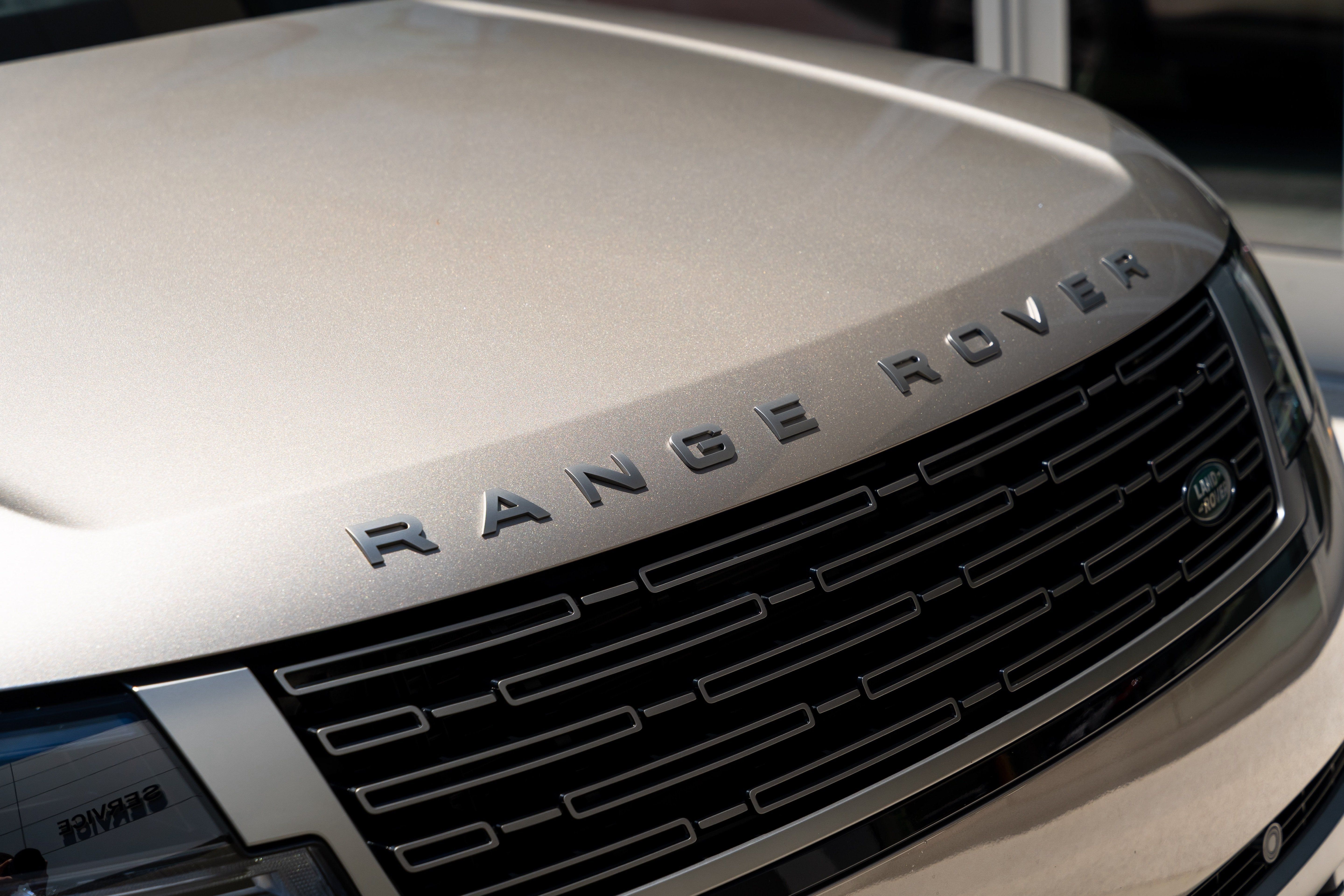 2025 Land Rover Range Rover SE LWB 7 Seat