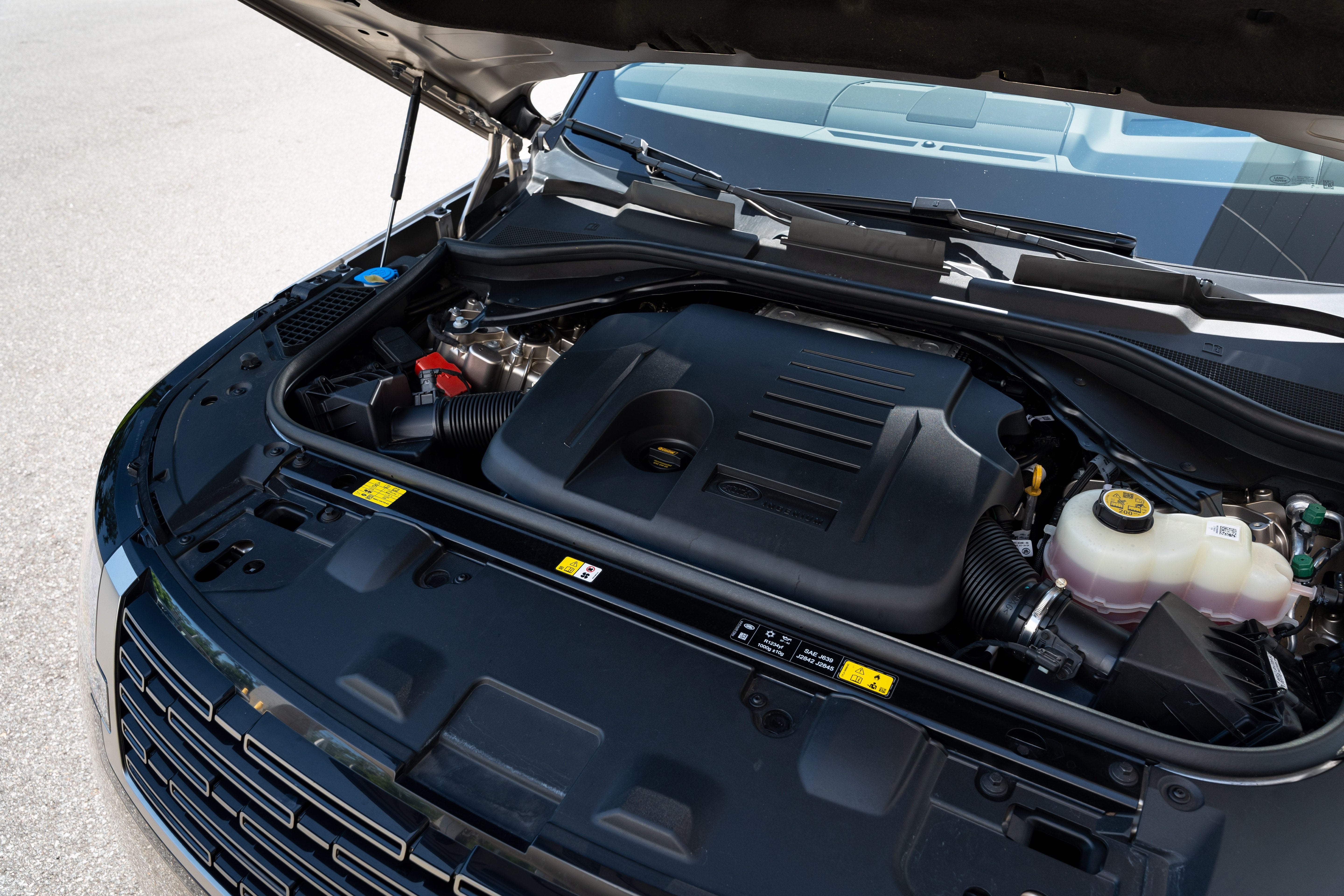 2025 Land Rover Range Rover SE LWB 7 Seat