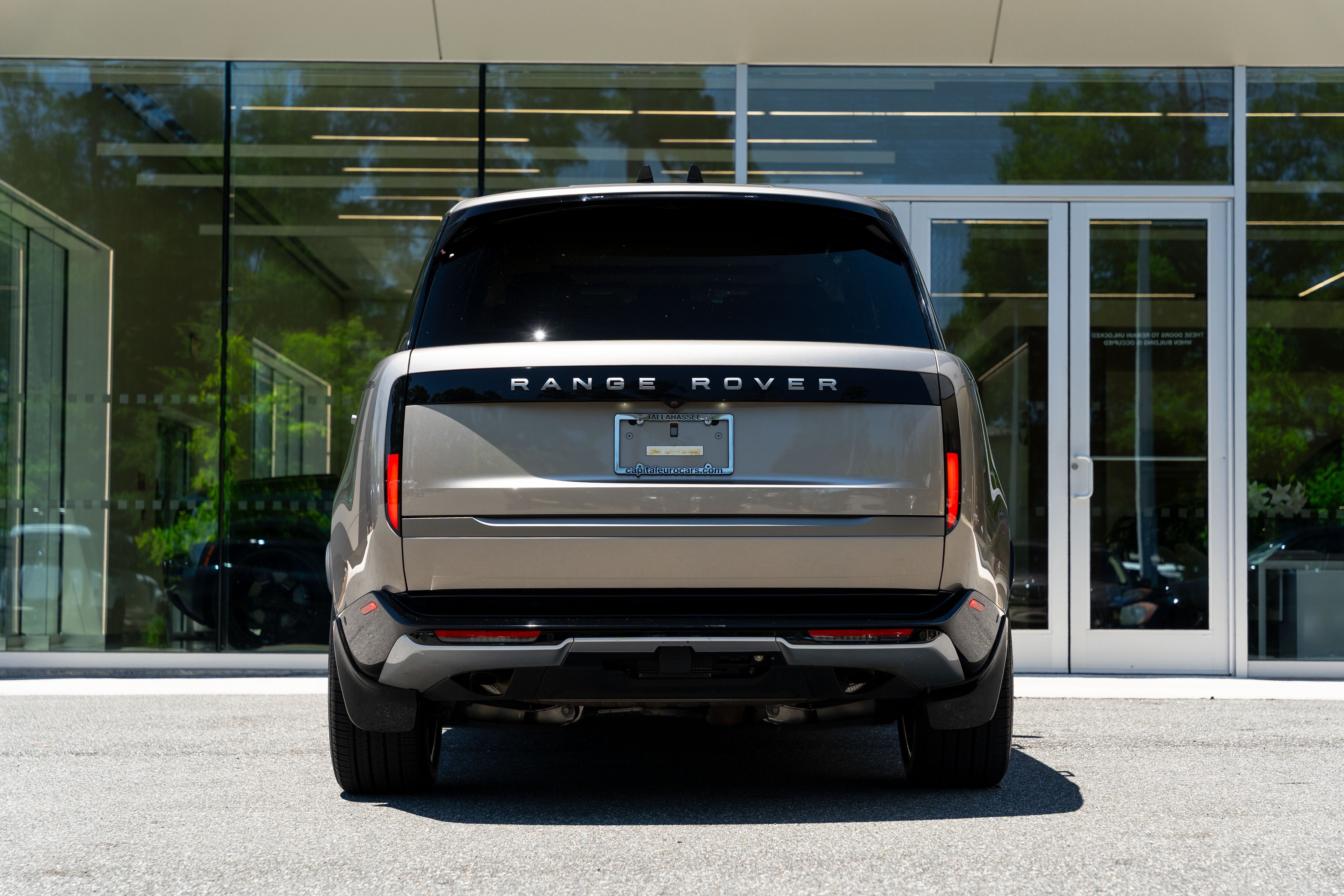 2025 Land Rover Range Rover SE LWB 7 Seat