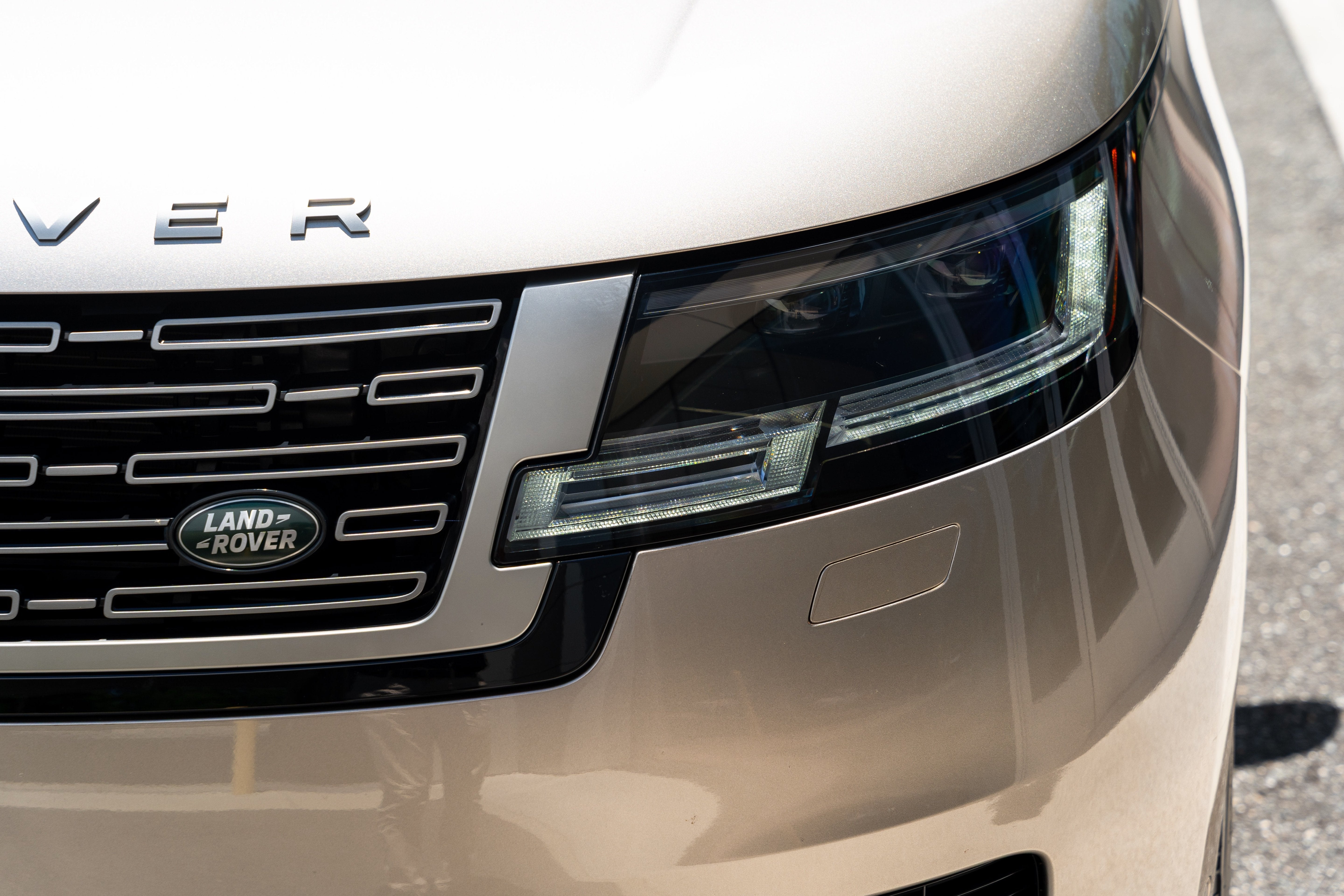 2025 Land Rover Range Rover SE LWB 7 Seat